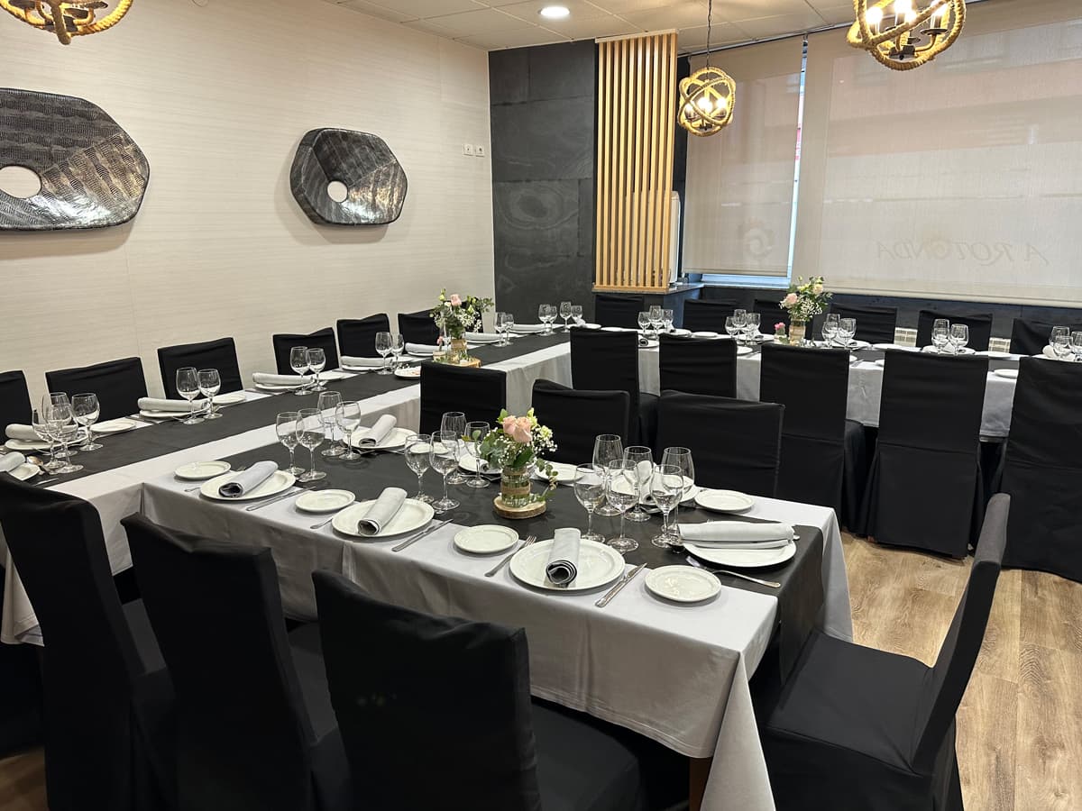 Conoce las instalaciones de Restaurante A Rotonda